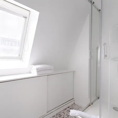 24 Madrid - Saint-lazare 6p Appartamento Parigi